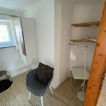 Danner - Zentrale Monteurunterkunft In Kirchham Für Arbeiter&touristen *