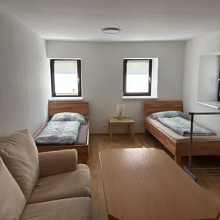 Apartment Danner - Zentrale Monteurunterkunft In Kirchham Für Arbeiter&touristen *