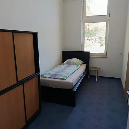 Danner - Zentrale Monteurunterkunft In Kirchham Fuer Arbeiter & Touristen Appartement *