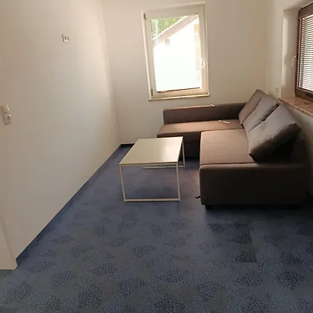 Danner - Zentrale Monteurunterkunft In Kirchham Fuer Arbeiter & Touristen Appartement
