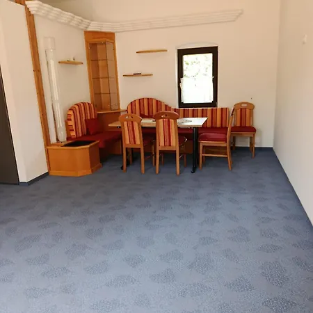 Appartement Danner - Zentrale Monteurunterkunft In Kirchham Fuer Arbeiter & Touristen *