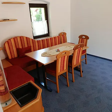 Danner - Zentrale Monteurunterkunft In Kirchham Fuer Arbeiter & Touristen *